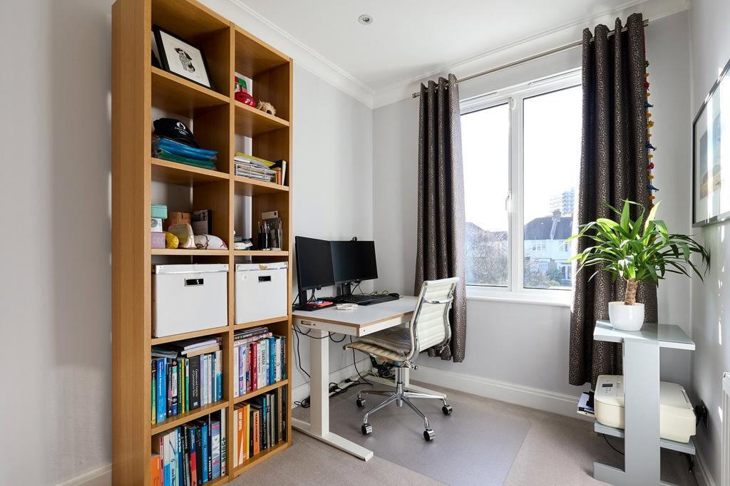 Bedroom/Study