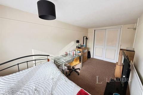 undefined, 43 Hornet Close, PO15
