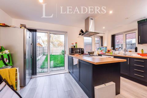 3 bedroom terraced house to rent, Hannah Crescent, Wilford, NG11