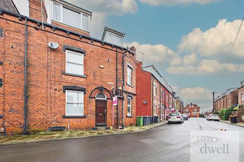 Whingate Avenue, Armley, Leeds, West Yorkshire, LS12 3RE