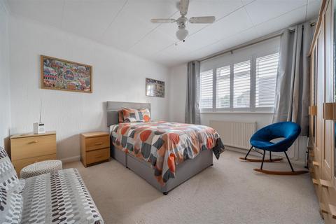2 bedroom detached bungalow for sale, Newton Close, Maidstone