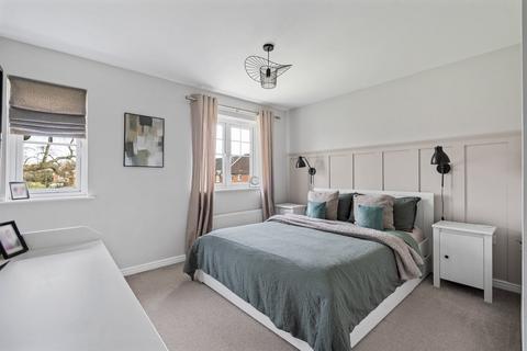 3 bedroom semi-detached house for sale, Garstons Way, Holybourne, Alton