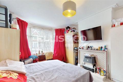 3 bedroom end of terrace house for sale, Park Road, Wembley, HA0