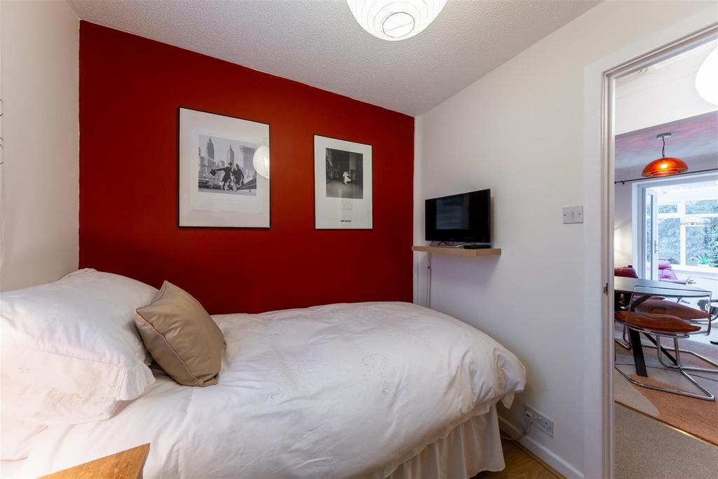 2 Beechfield Gardens-020.jpg