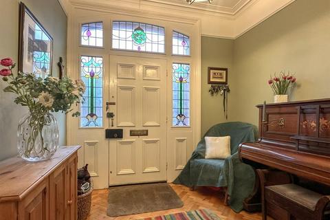4 bedroom semi-detached house for sale, De Merley Road, Morpeth
