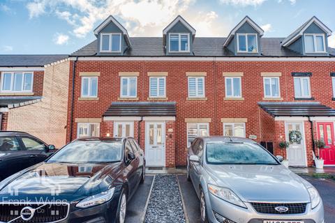 3 bedroom terraced house for sale, Dennison Drive, Lytham St. Annes, Lancashire
