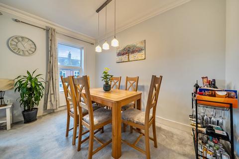 2 bedroom flat for sale, Radbourne Road, Balham, London, SW12