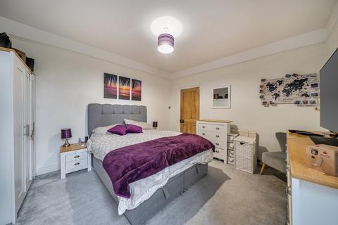 2 bedroom flat for sale, Radbourne Road, Balham, London, SW12