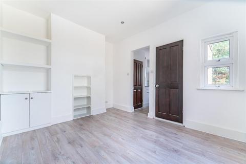 4 bedroom maisonette for sale, Martindale Road, Hounslow TW4