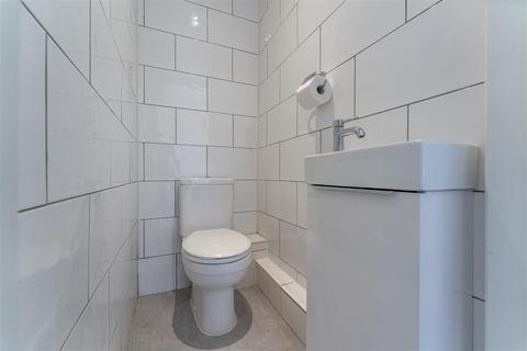 4 bedroom maisonette for sale, Martindale Road, Hounslow TW4