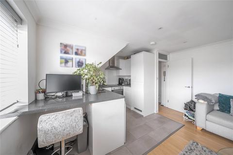 1 bedroom apartment to rent, Limetree Court, East Barnet Road, East Barnet, Hertfordshire, EN4