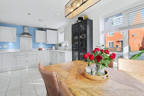 undefined, Warwick Way, Southampton SO31
