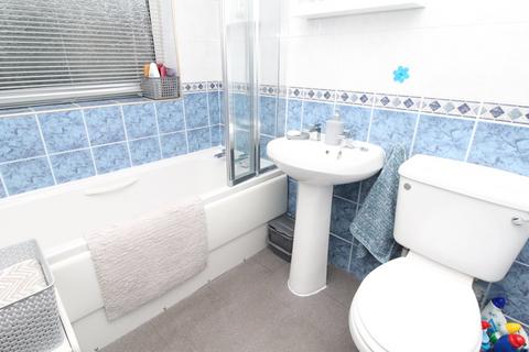 3 bedroom semi-detached house for sale, Golden View Drive, Thwaites Brow, Keighley, BD21