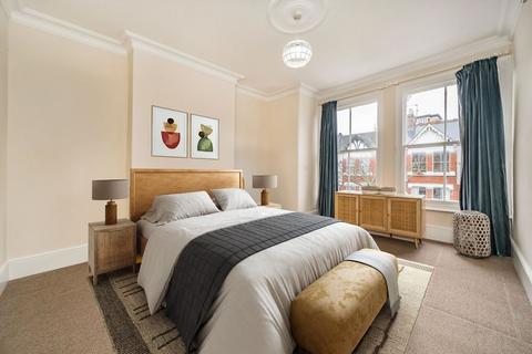 4 bedroom terraced house for sale, Davis Road, London W3