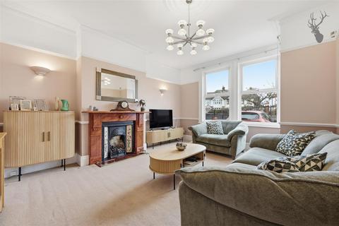 4 bedroom end of terrace house for sale, The Ridgeway, London E4