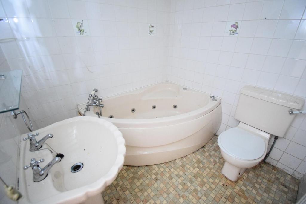 Ground Floor Bathroom.JPG