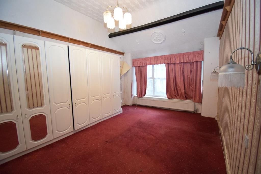 Bedroom 1.JPG