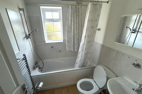1 bedroom apartment to rent, Alumhurst Road, Bournemouth