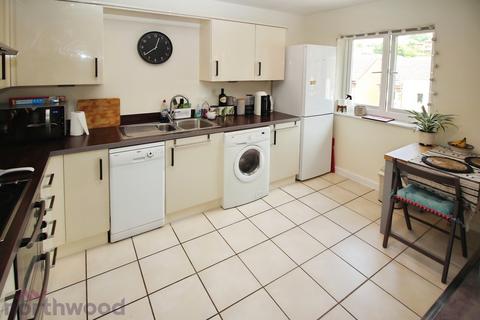 2 bedroom flat for sale, Tadros Court, High Wycombe, HP13