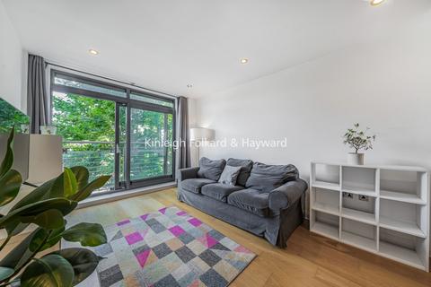 2 bedroom flat to rent, Larden Road, London, W3