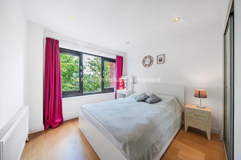 2 bedroom flat to rent, Larden Road, London, W3