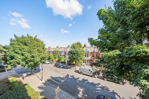 2 bedroom flat to rent, Larden Road, London, W3
