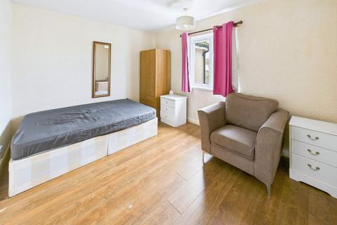 2 bedroom flat for sale, Heathwood Court, Heathwood Road, Cardiff, CF14