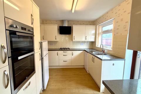 3 bedroom detached bungalow for sale, Llys Gwyn, Penrhyn Bay, Llandudno