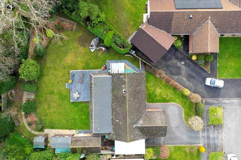 3 bedroom detached bungalow for sale, Ballard Close, New Milton, Hampshire. BH25 5HW