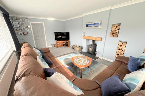 3 bedroom detached bungalow for sale, Ballard Close, New Milton, Hampshire. BH25 5HW