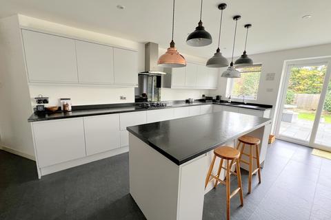 3 bedroom detached bungalow for sale, Ballard Close, New Milton, Hampshire. BH25 5HW