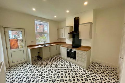 2 bedroom terraced house to rent, Farr Street, Stockport