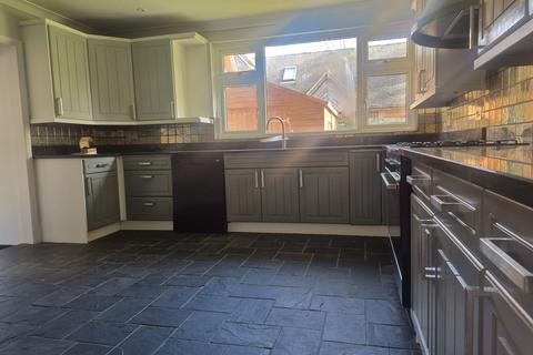4 bedroom detached house for sale, 46 Castle Way, Leybourne, West Malling, Kent ME19 5HG