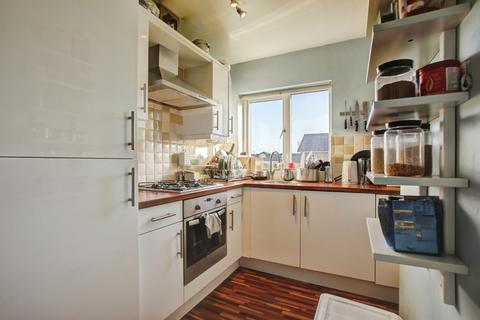 2 bedroom flat for sale, Chesters Avenue, Newcastle upon Tyne, Tyne and Wear, NE12