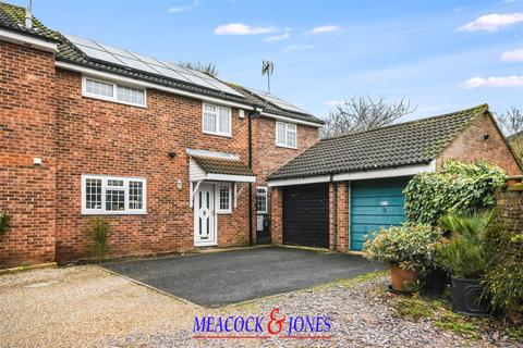 4 bedroom semi-detached house for sale, Brocksparkwood, Brentwood