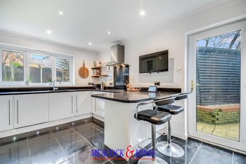 4 bedroom semi-detached house for sale, Brocksparkwood, Brentwood
