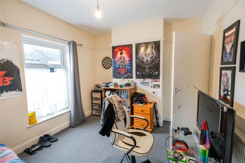 Bedroom 1 (2)
