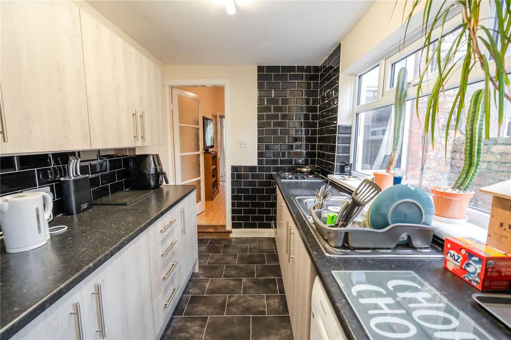 Kitchen (2)