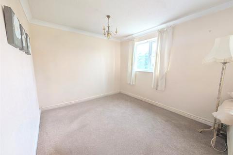 undefined, Hinderton Road, Neston, Cheshire, CH64