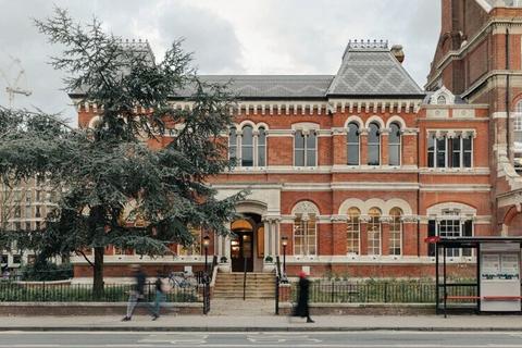 Mixed use to rent, Walworth Rd London SE17 1NH