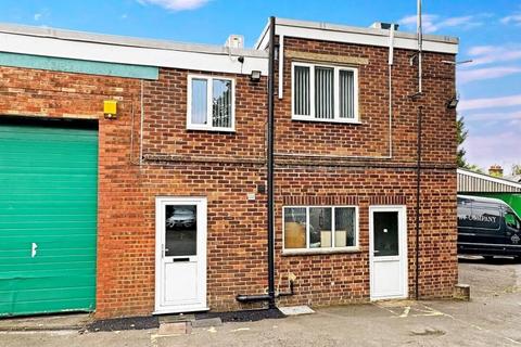 Distribution warehouse to rent, 31 Bois Ln Amersham HP6 6BT