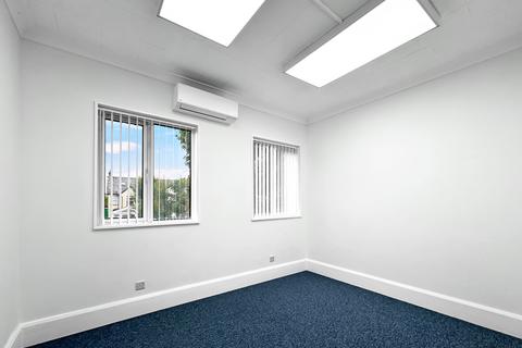 Distribution warehouse to rent, 31 Bois Ln Amersham HP6 6BT