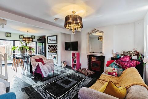2 bedroom end of terrace house for sale, South Clifton Street, Lytham St. Annes, Lancashire, FY8