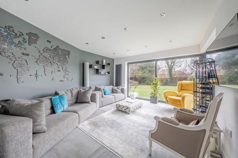 4 bedroom semi-detached house to rent, Almsford Oval, Harrogate, HG2