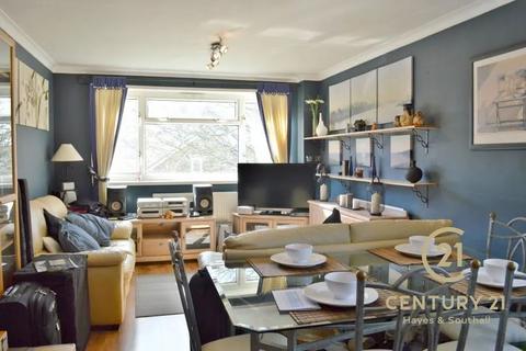 2 bedroom apartment for sale, Cole Gardens, Hounslow, TW5 9RJ