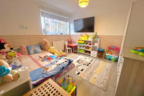 3 bedroom terraced house for sale, Joseph Luckman Road, Warwickshire CV12