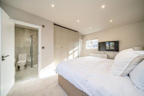undefined, Woodstock Avenue, Old Isleworth TW7
