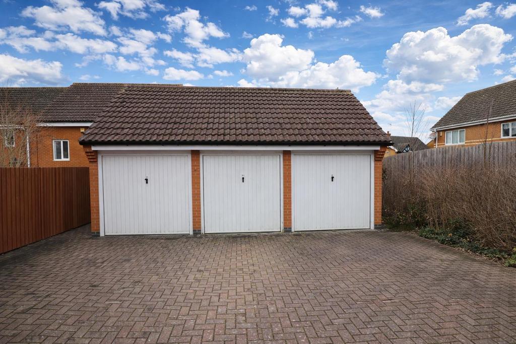 Garage & Parking