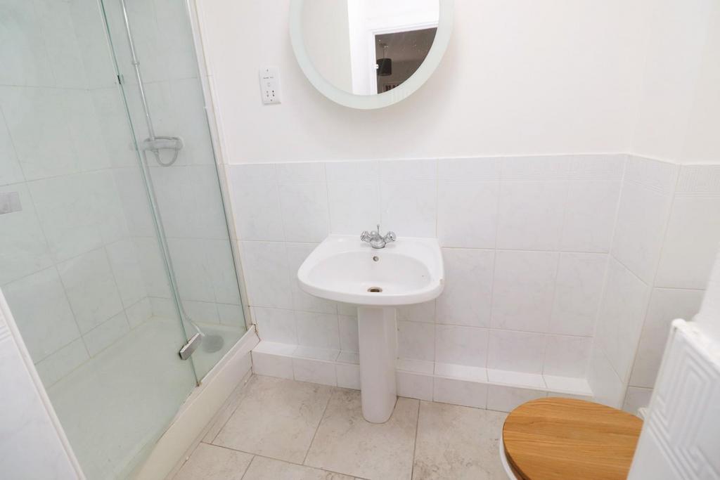 En-Suite Shower Room / WC