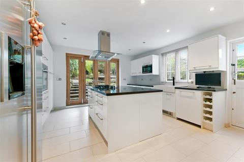 4 bedroom semi-detached house for sale, Kingswood Road, Tadworth